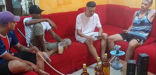  Meu Marido Foi Corno Enquanto Estava Na Sala Com Os Amigos (COMPLETO NO RED)